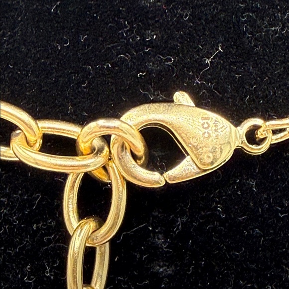 Gucci Logo Pearl Embellished Necklace - Picture 11 of 12